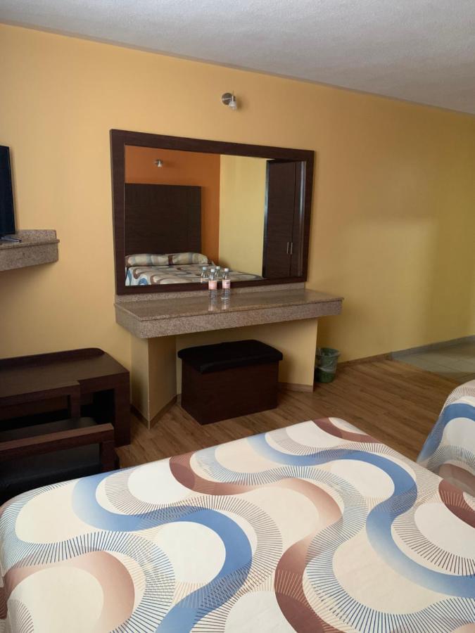 Casa Blanca La Corregidora Hotel Emperador De Queretaro المظهر الخارجي الصورة